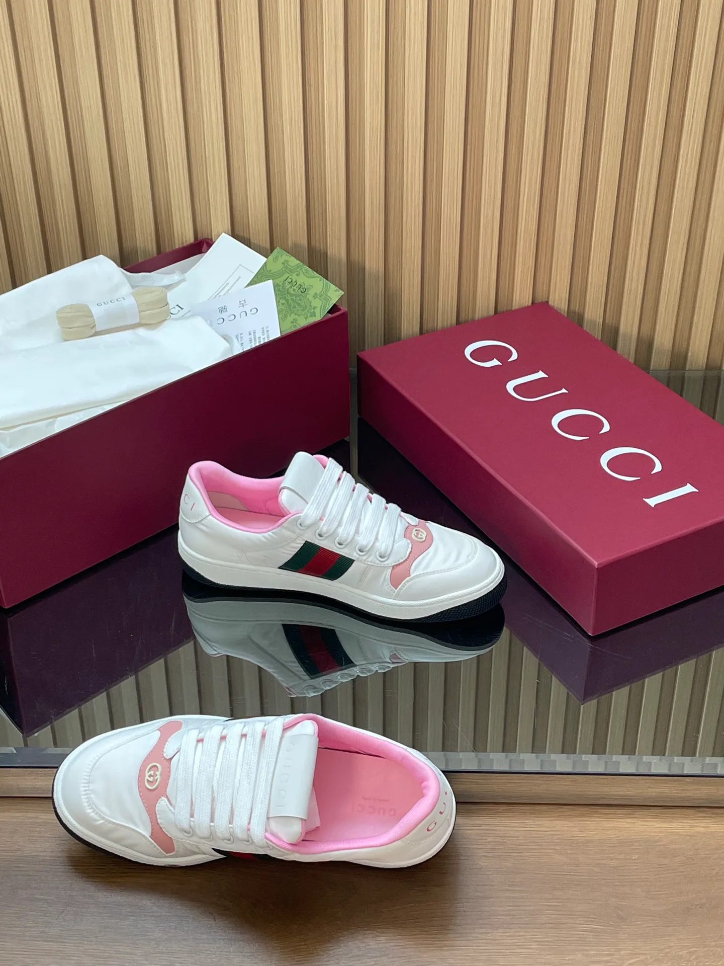 Кроссовки Женские Gucci 18700140