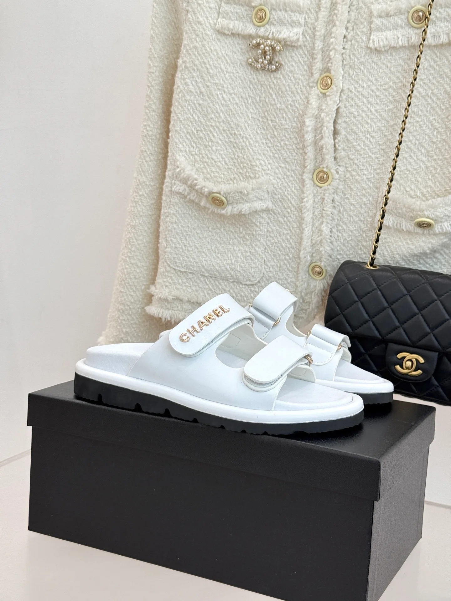 Шлепанцы Женские Chanel 11646694