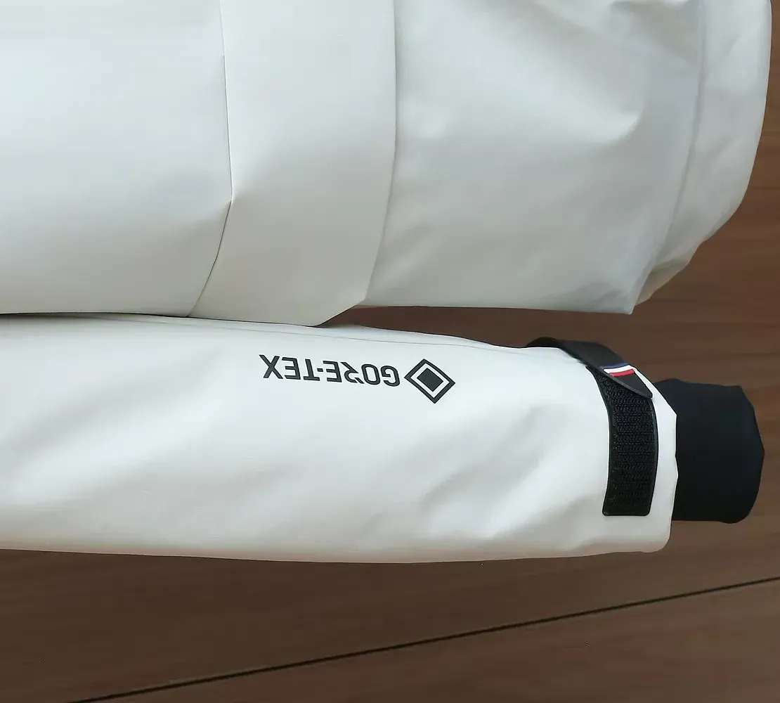 Куртки И Пуховики Мужские Moncler 384008