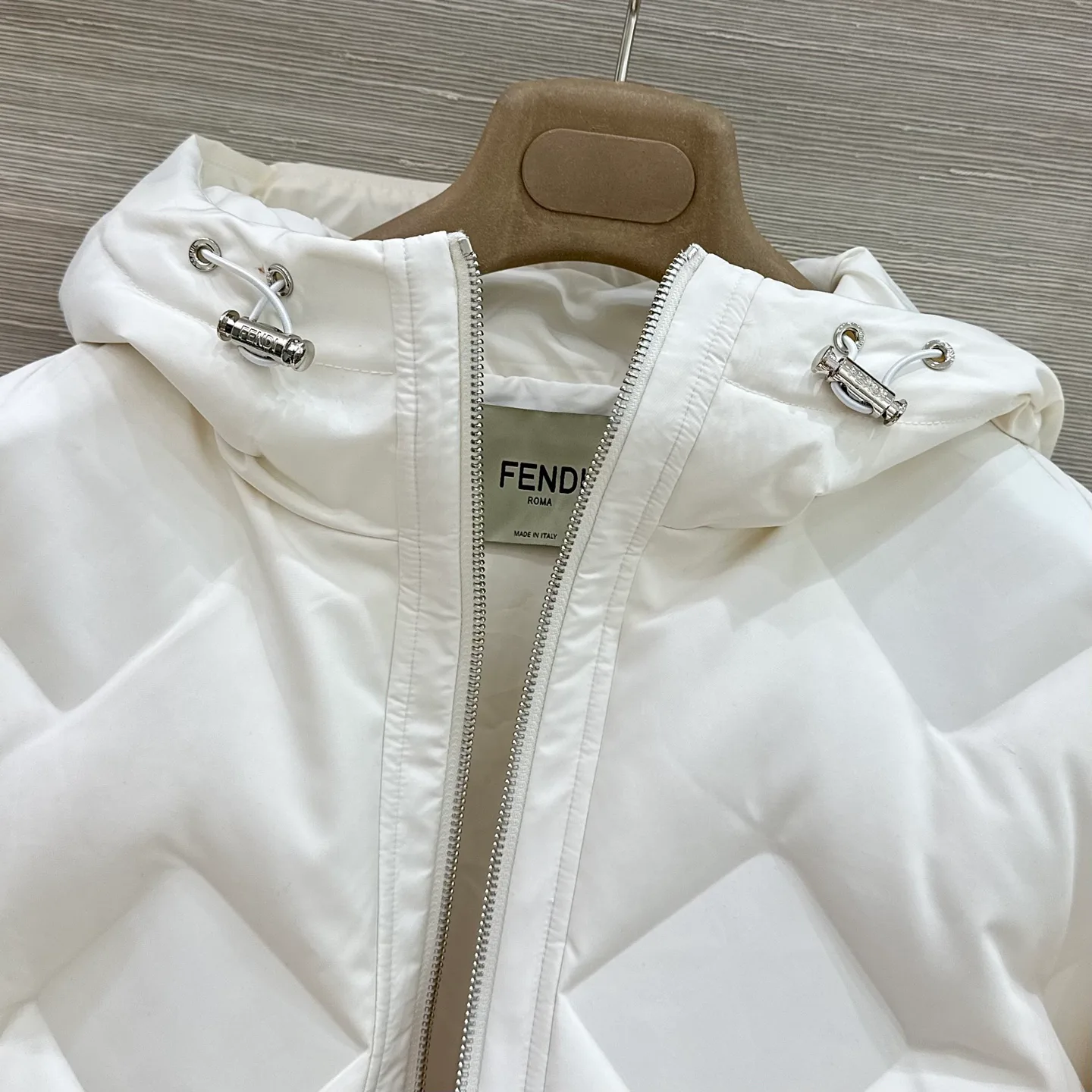 Куртки И Пуховики Женские Fendi 18250116