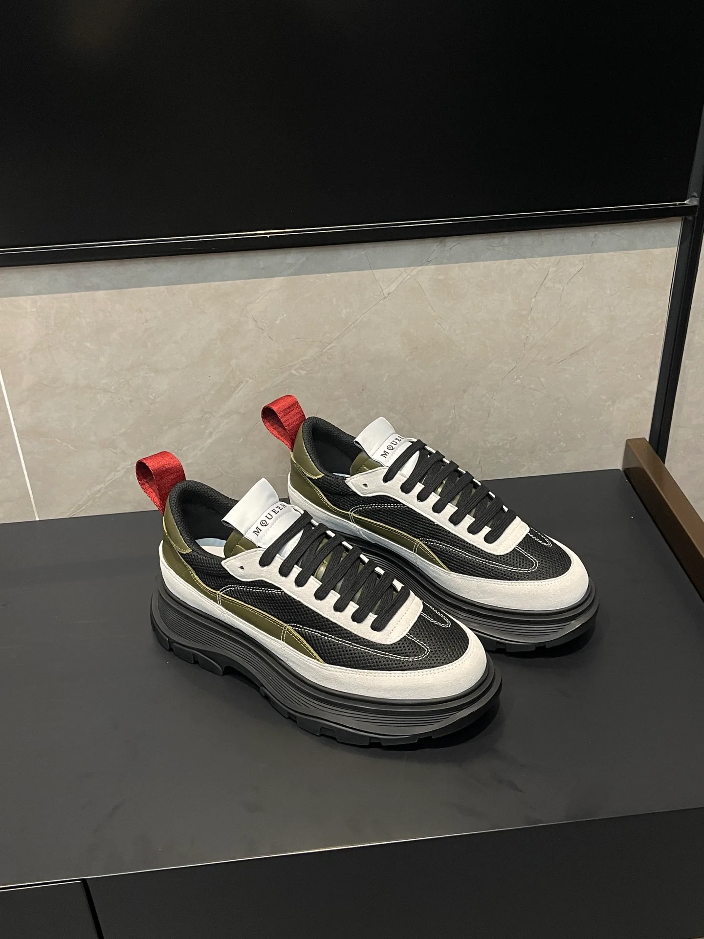 Кроссовки Женские Alexander Mcqueen 18363945