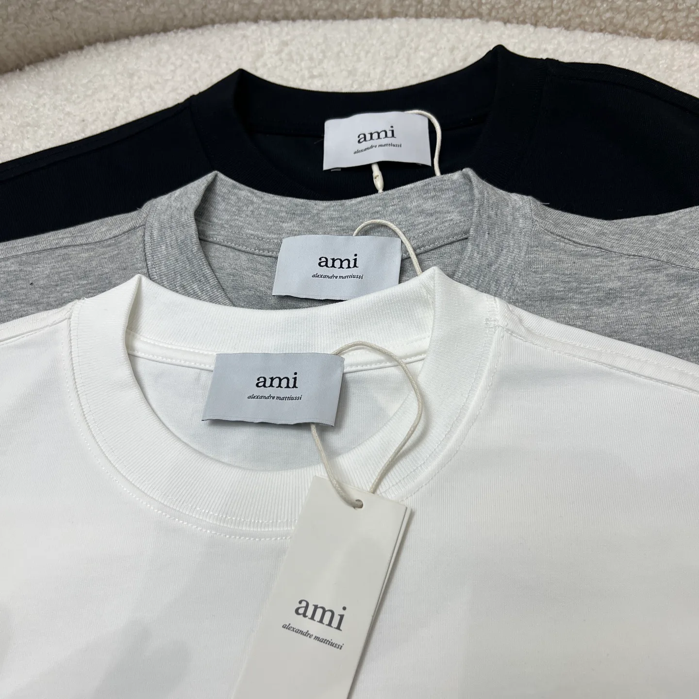 Футболки Женские Ami Paris 11688535