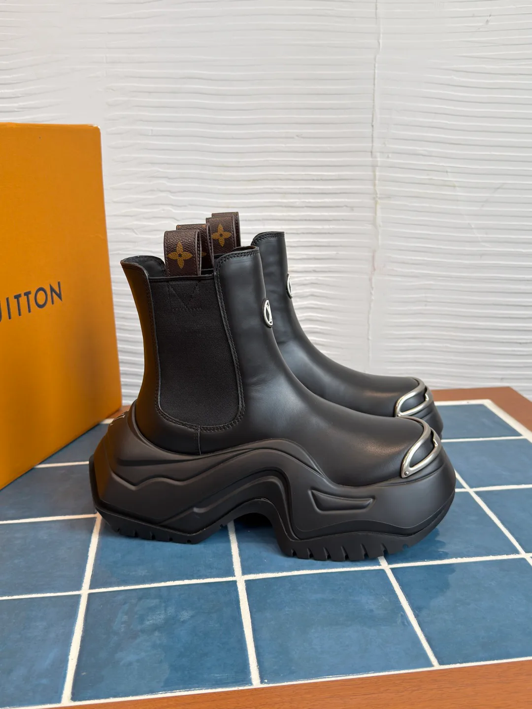 Ботинки Женские Louis Vuitton 18252062