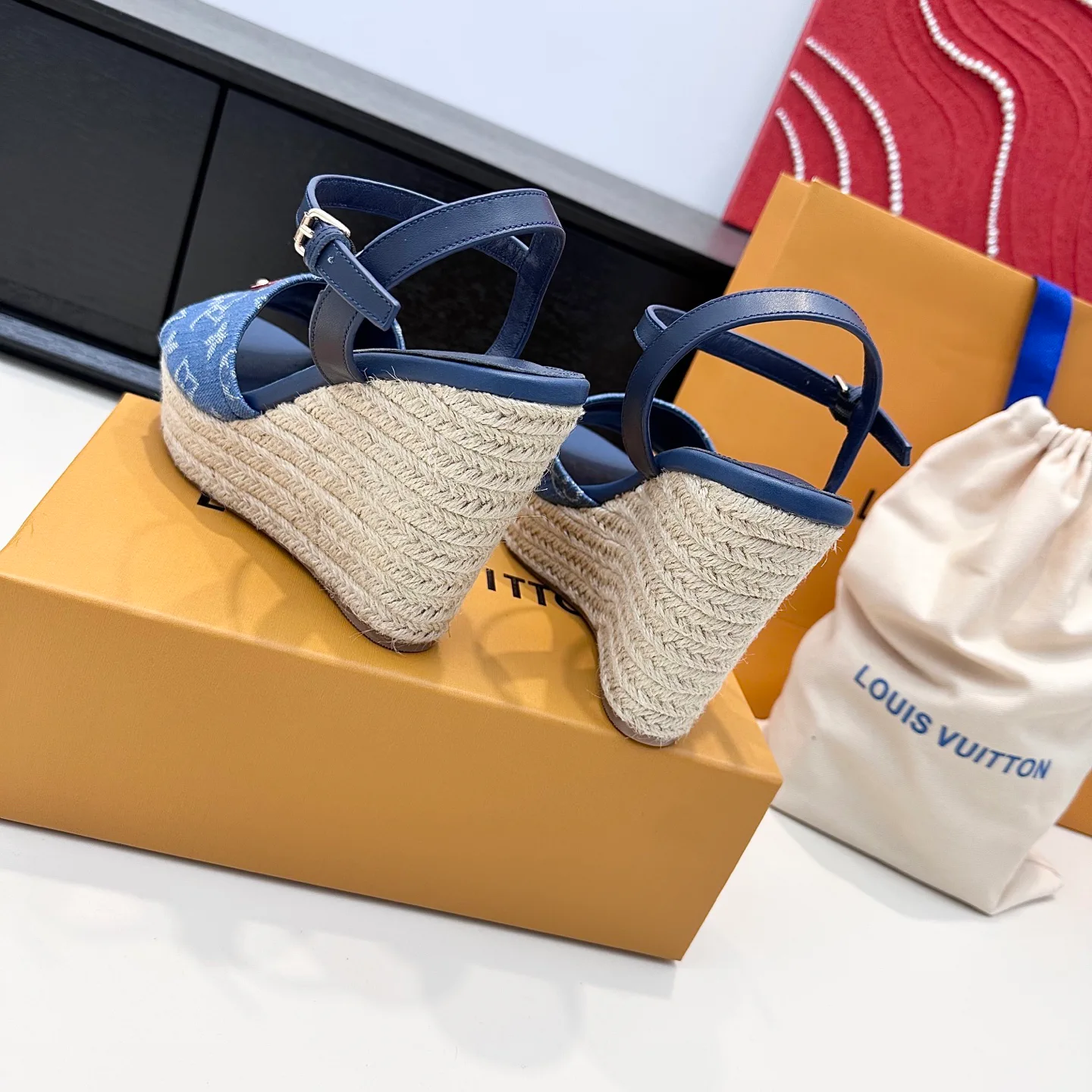 Сандалии Женские Louis Vuitton 11566078