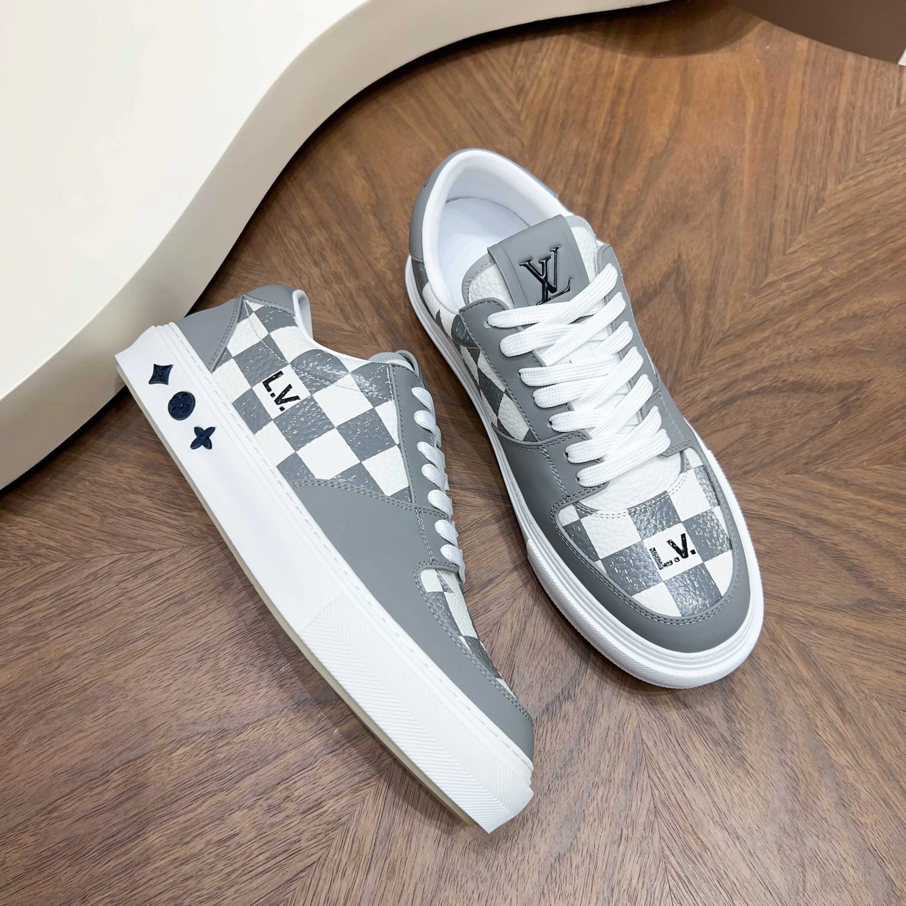 Кроссовки Мужские Louis Vuitton 18117104