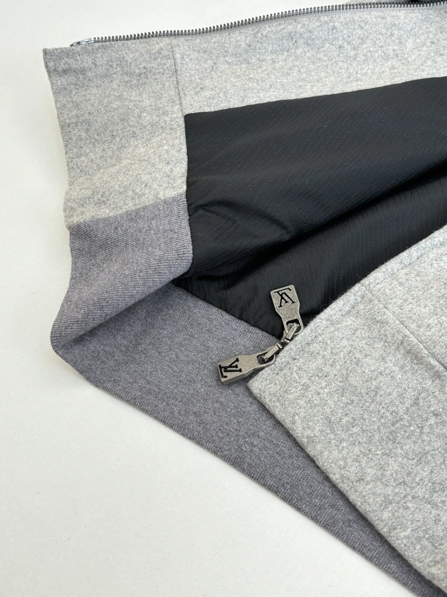 Куртки И Пуховики Женские Louis Vuitton 835560