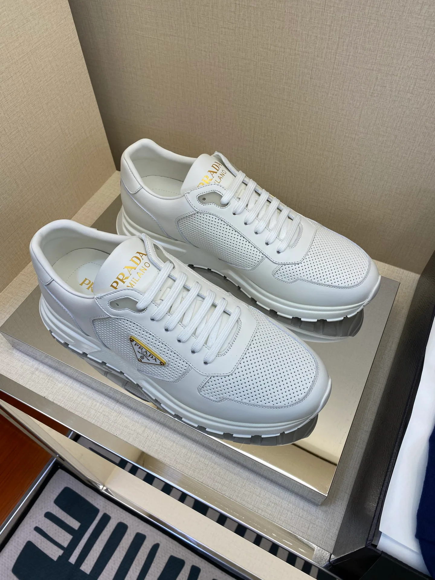 Кроссовки Мужские Prada 18039817