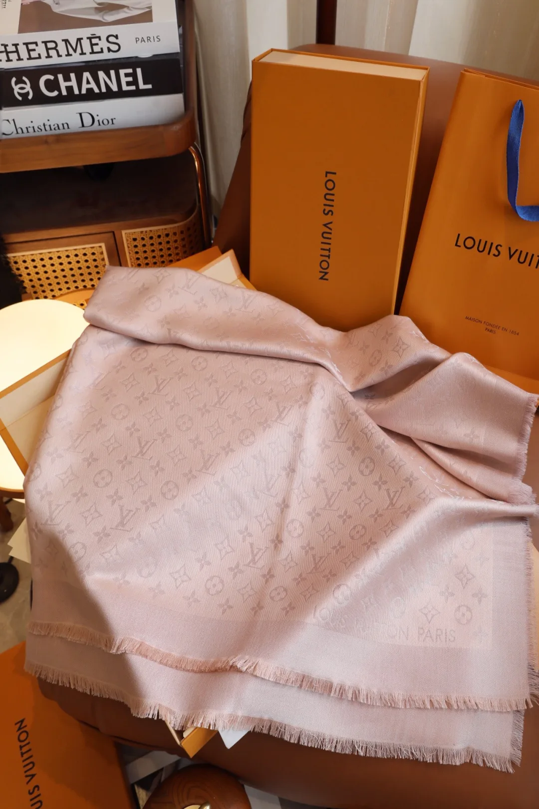 Шарфы Louis Vuitton 370687