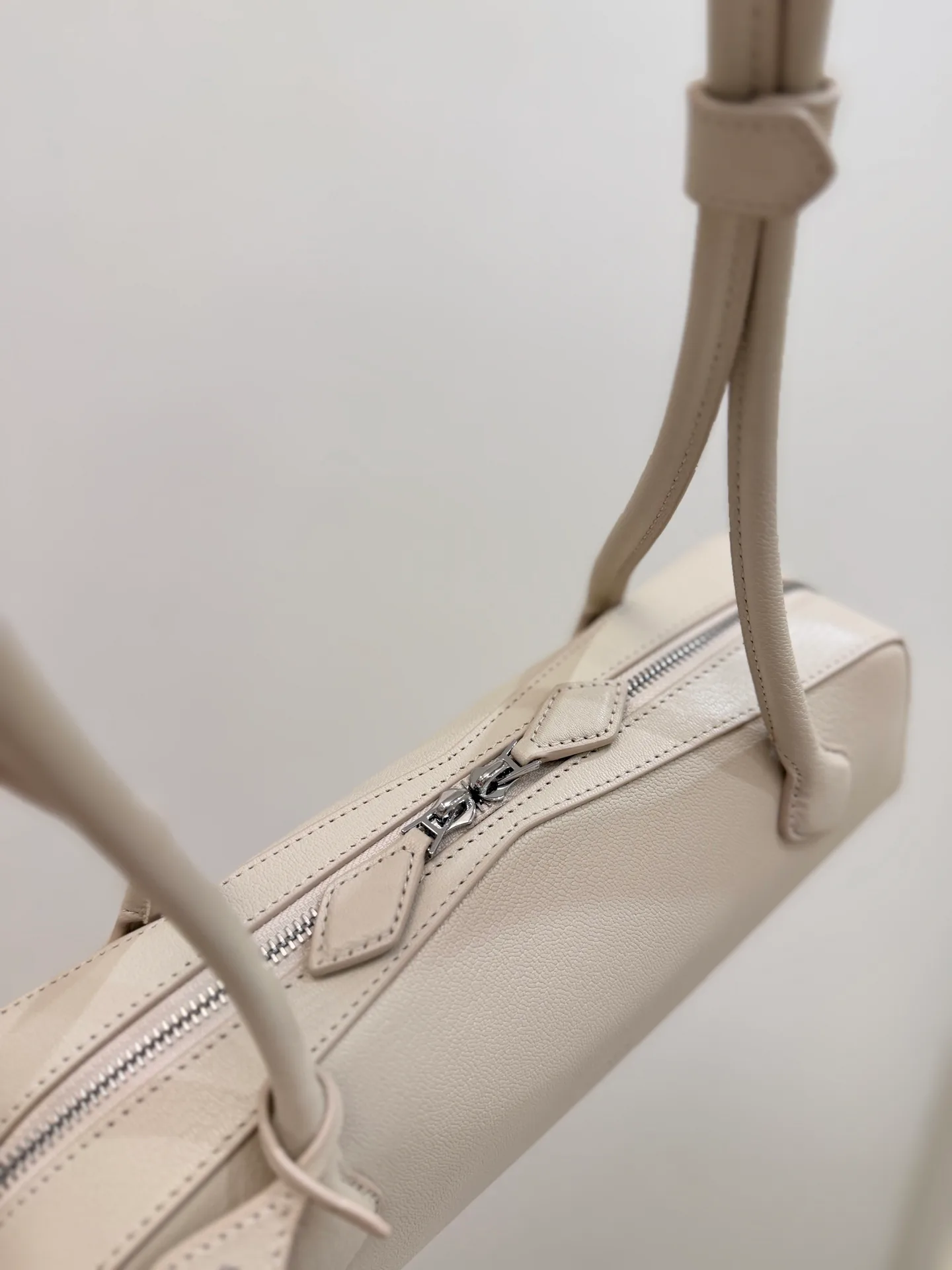 Классические Сумки Женские Alaia 9166540