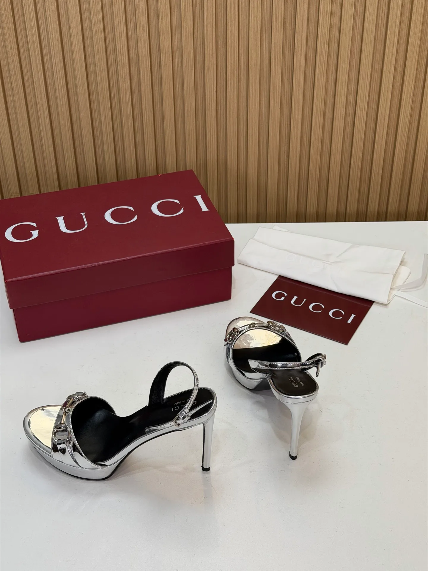 Босоножки Женские Gucci 18396258
