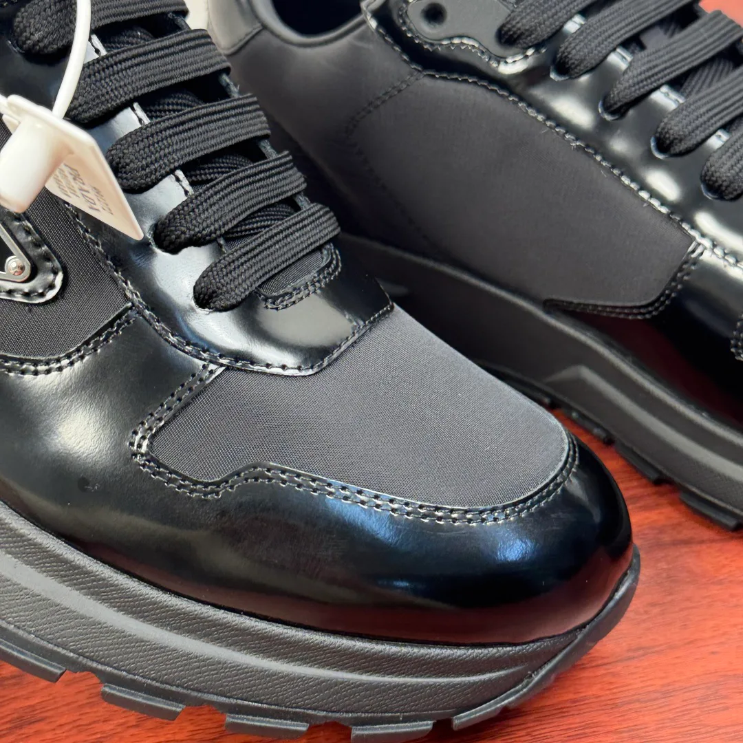 Кроссовки Мужские Prada 11211875