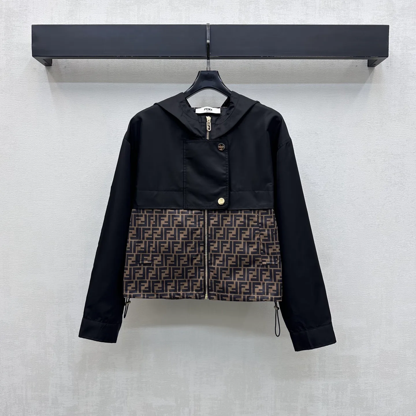 Куртки И Пуховики Женские Fendi 18279135