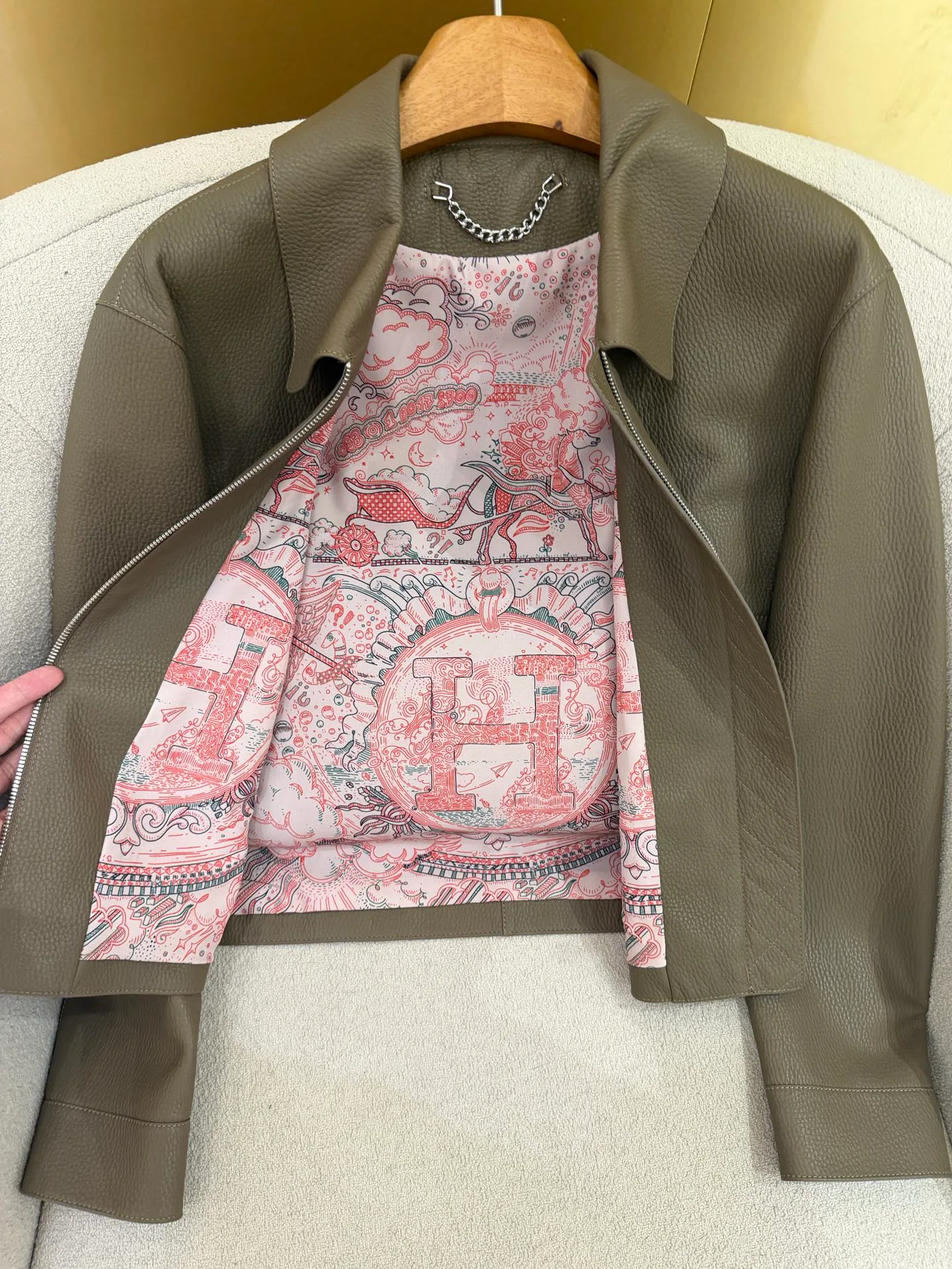 Кожаные Куртки И Дублёнки Женские Hermes 17802395