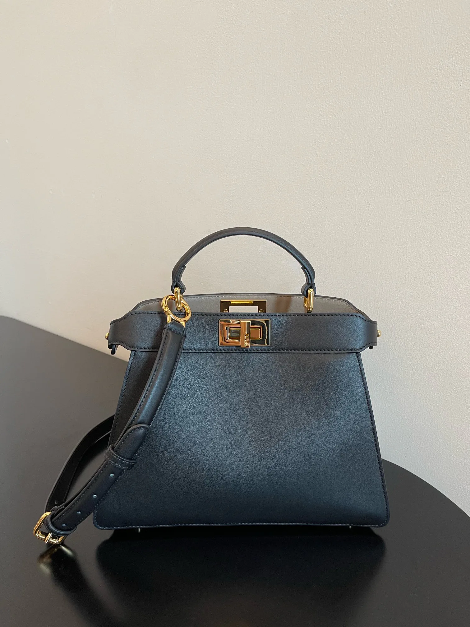 Классические Сумки Женские Fendi 13234505