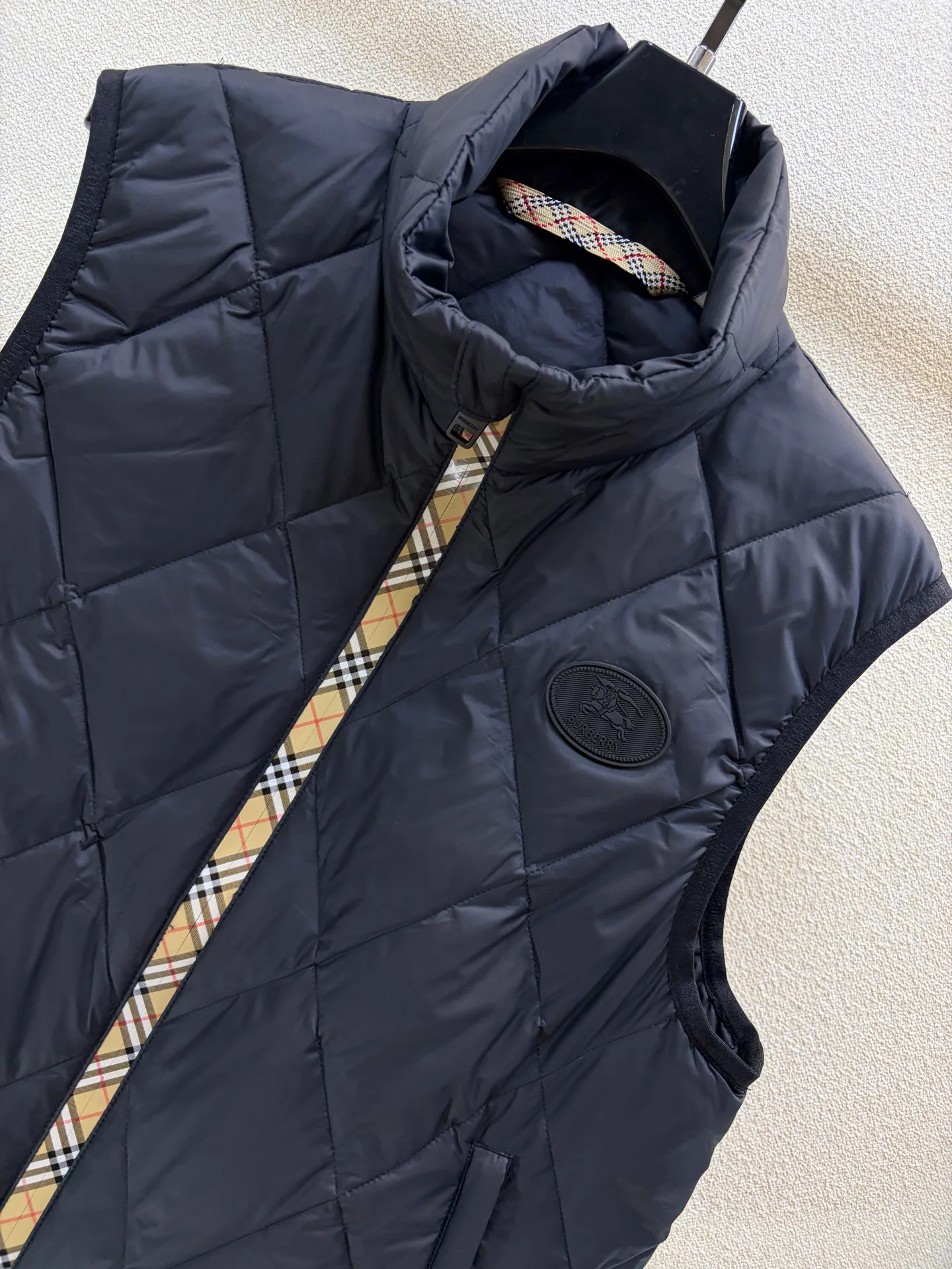 Жилеты Женские Burberry 18506584