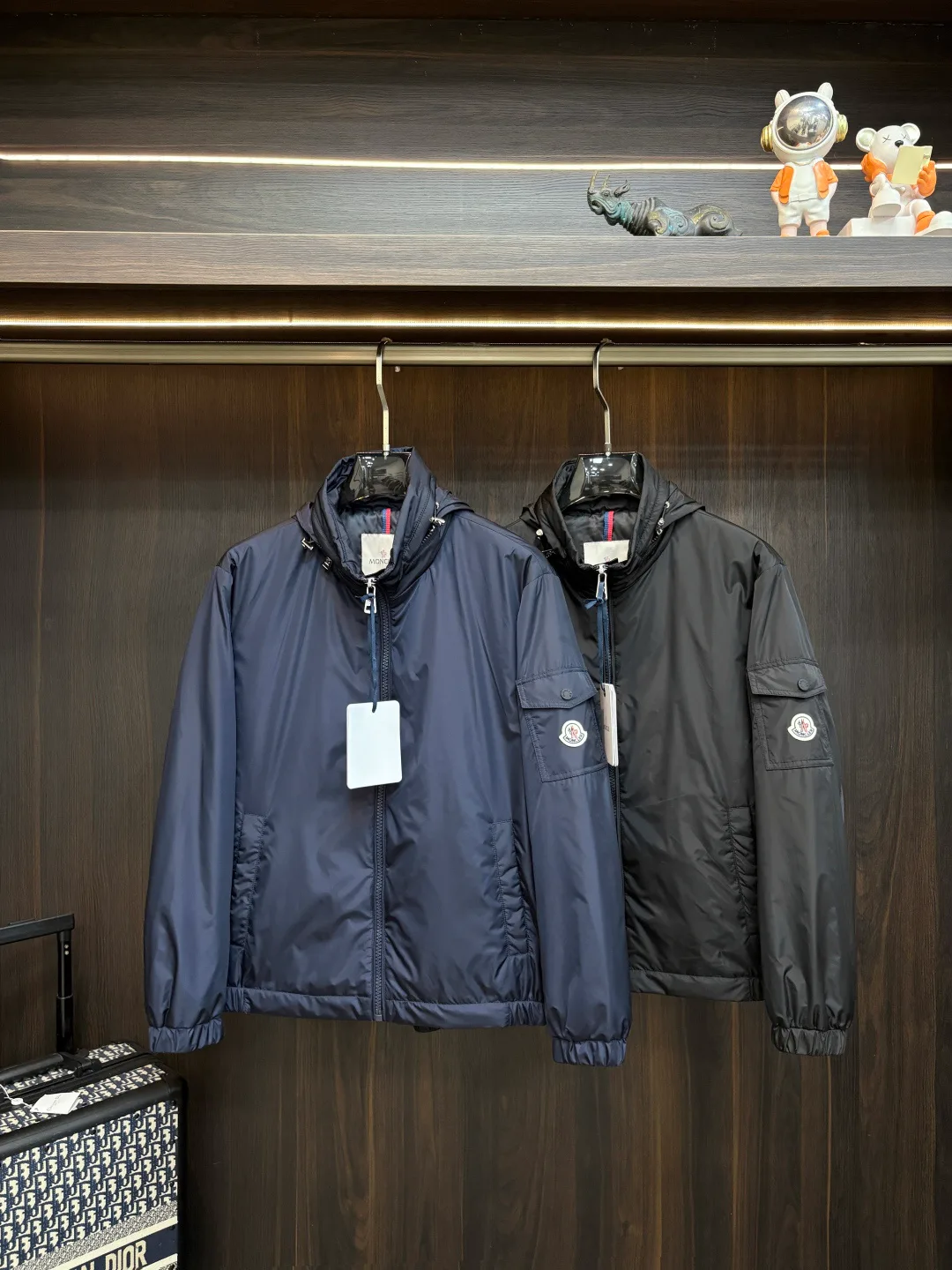 Куртки И Пуховики Женские Moncler 18157286