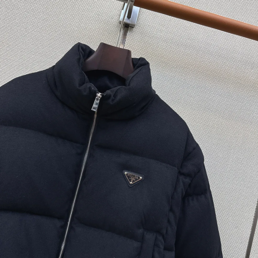 Куртки И Пуховики Женские Prada 18882457
