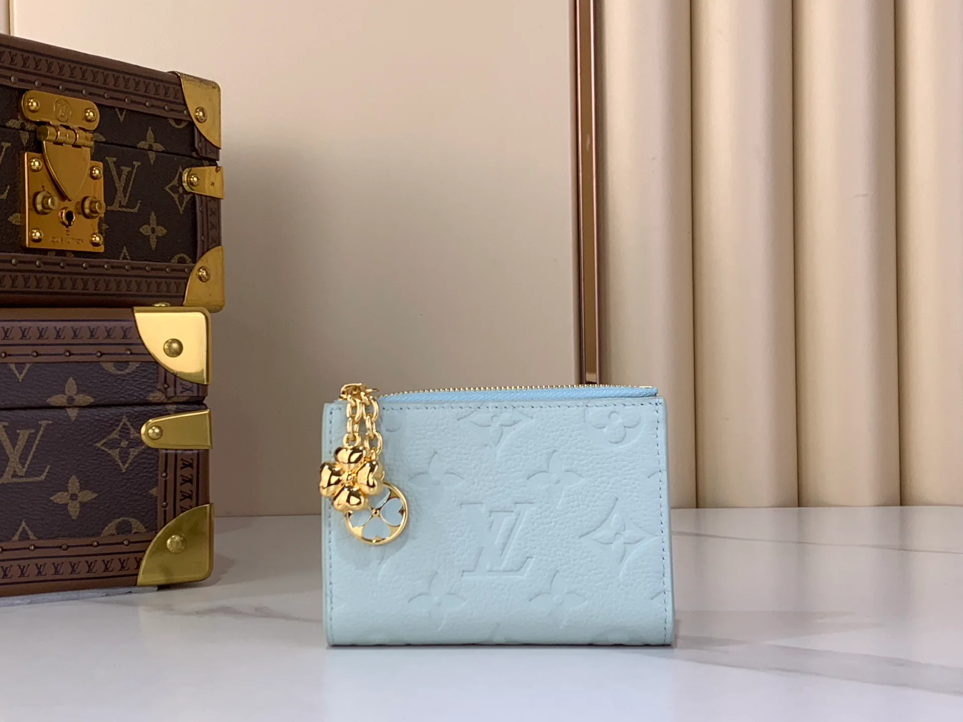 Клатчи Женские Louis Vuitton 13582760