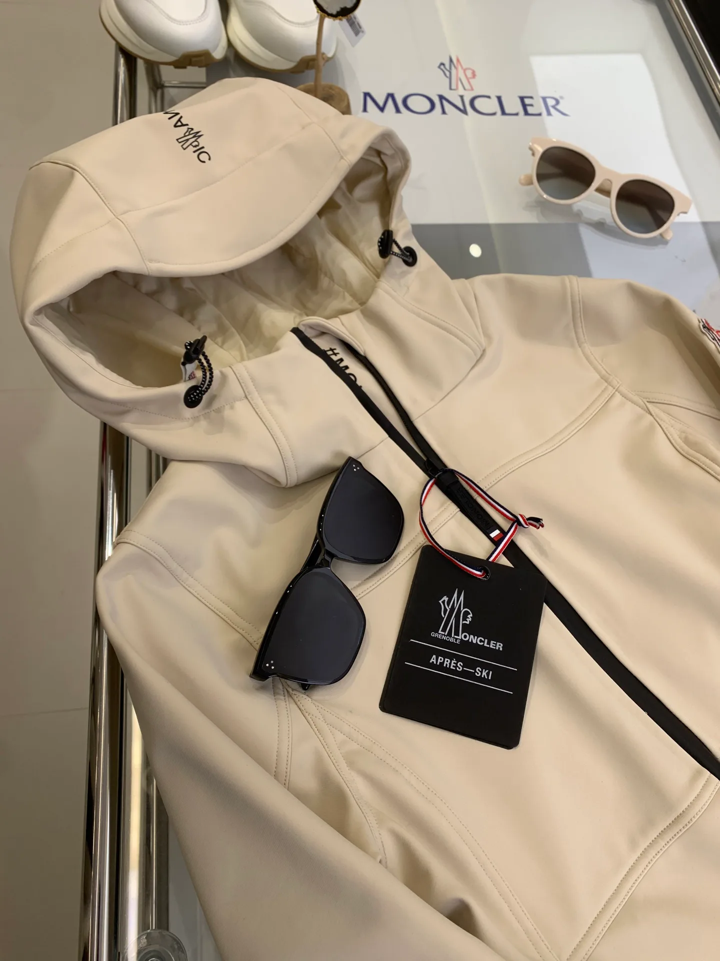 Куртки И Пуховики Женские Moncler 10248571