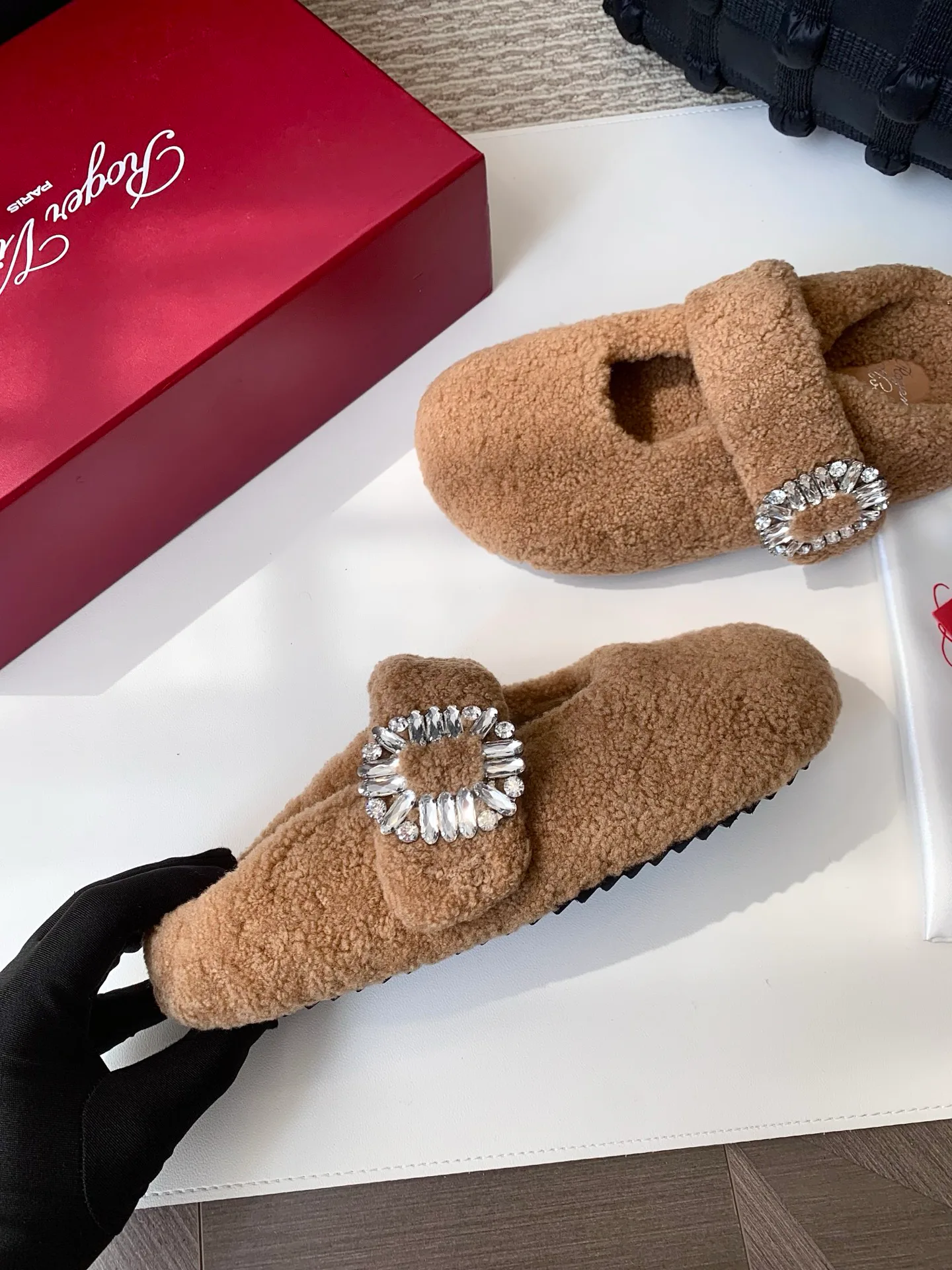 Тапочки Женские Roger Vivier 19125792