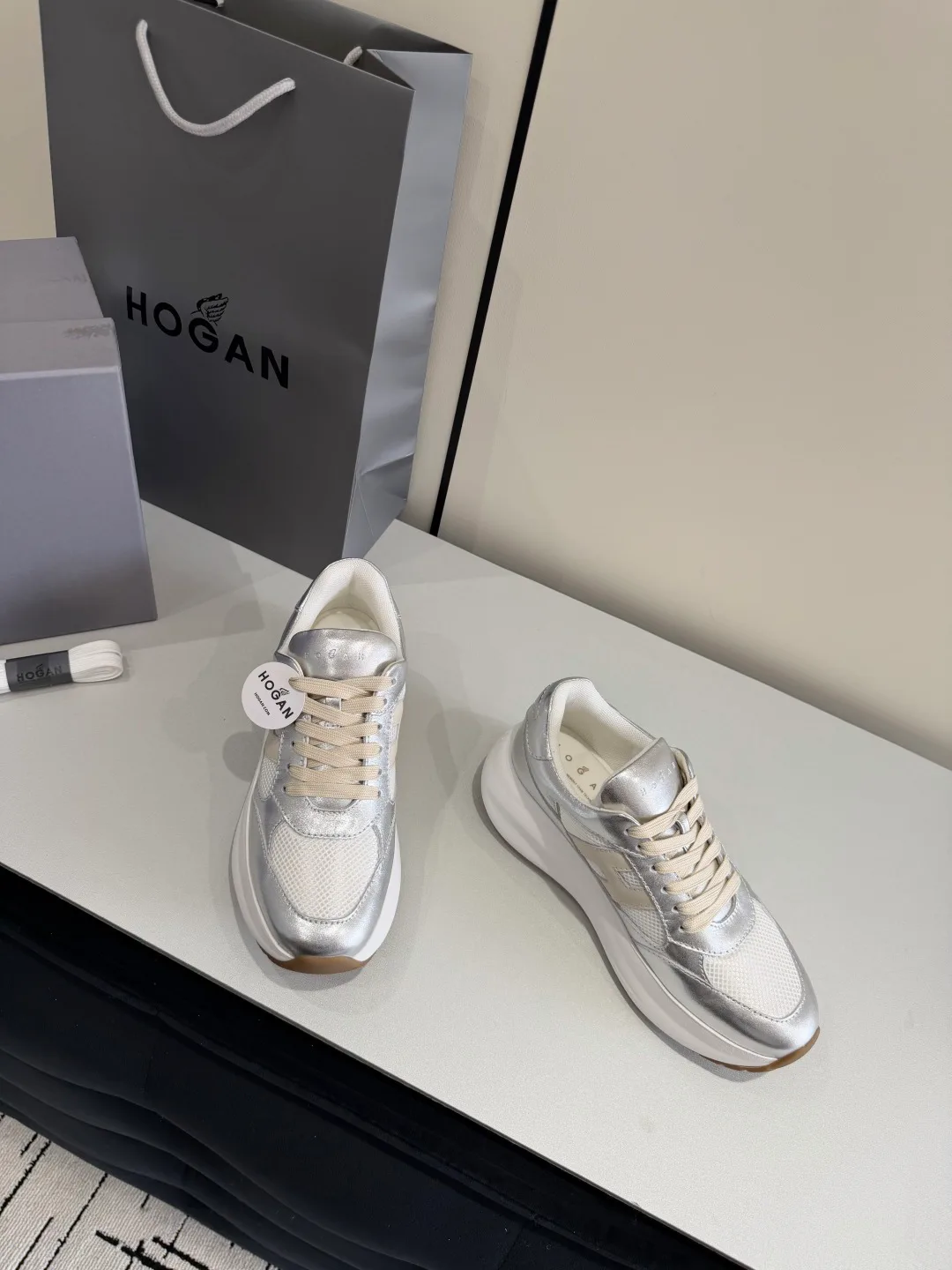 Кроссовки Женские Hogan 12615183