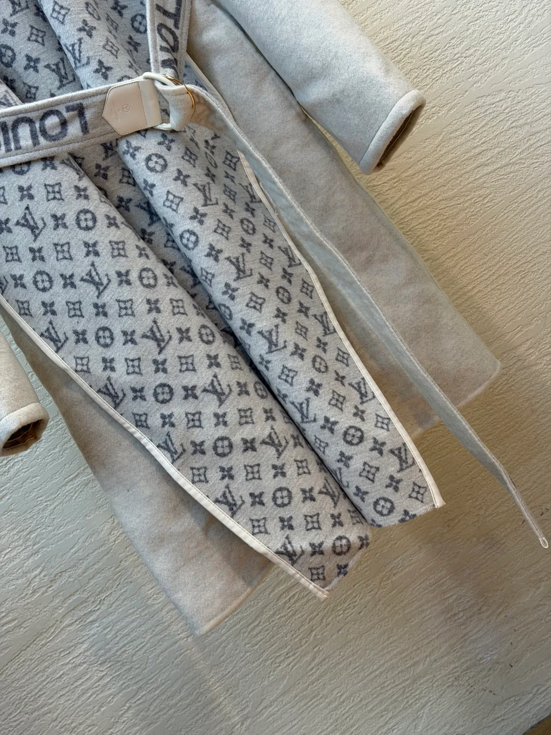 Пальто Женские Louis Vuitton 18714398