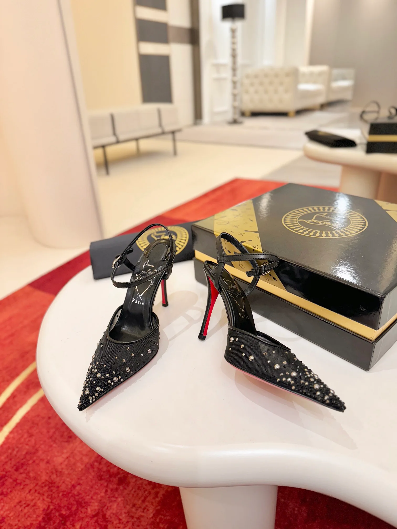 Туфли Женские Christian Louboutin 13321636