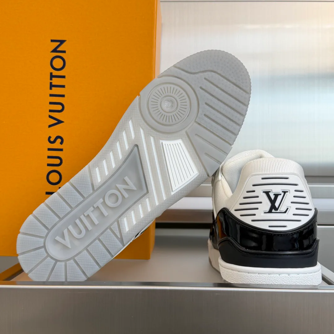 Кроссовки Мужские Louis Vuitton 10192686