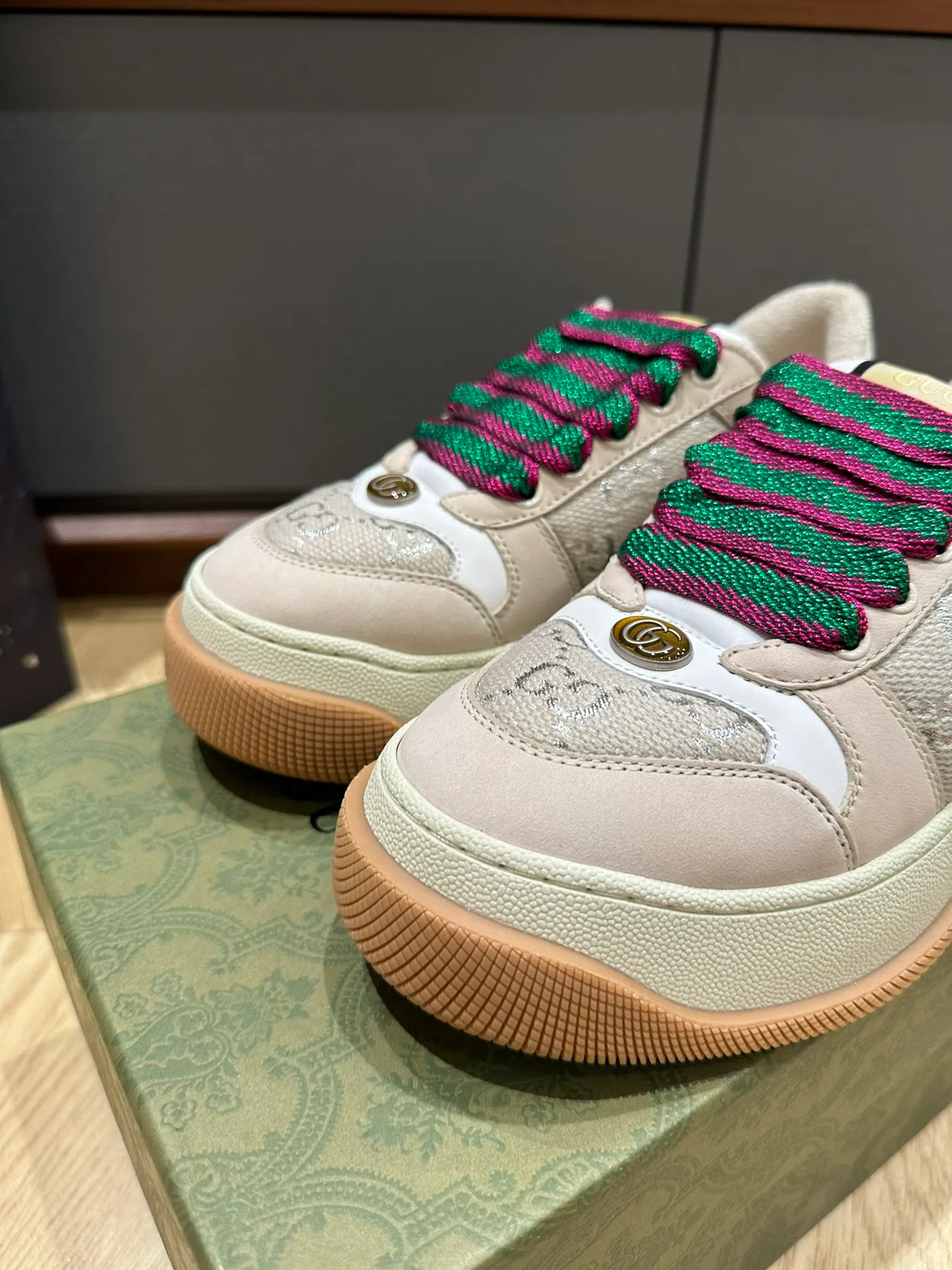 Кроссовки Женские Gucci 1331223