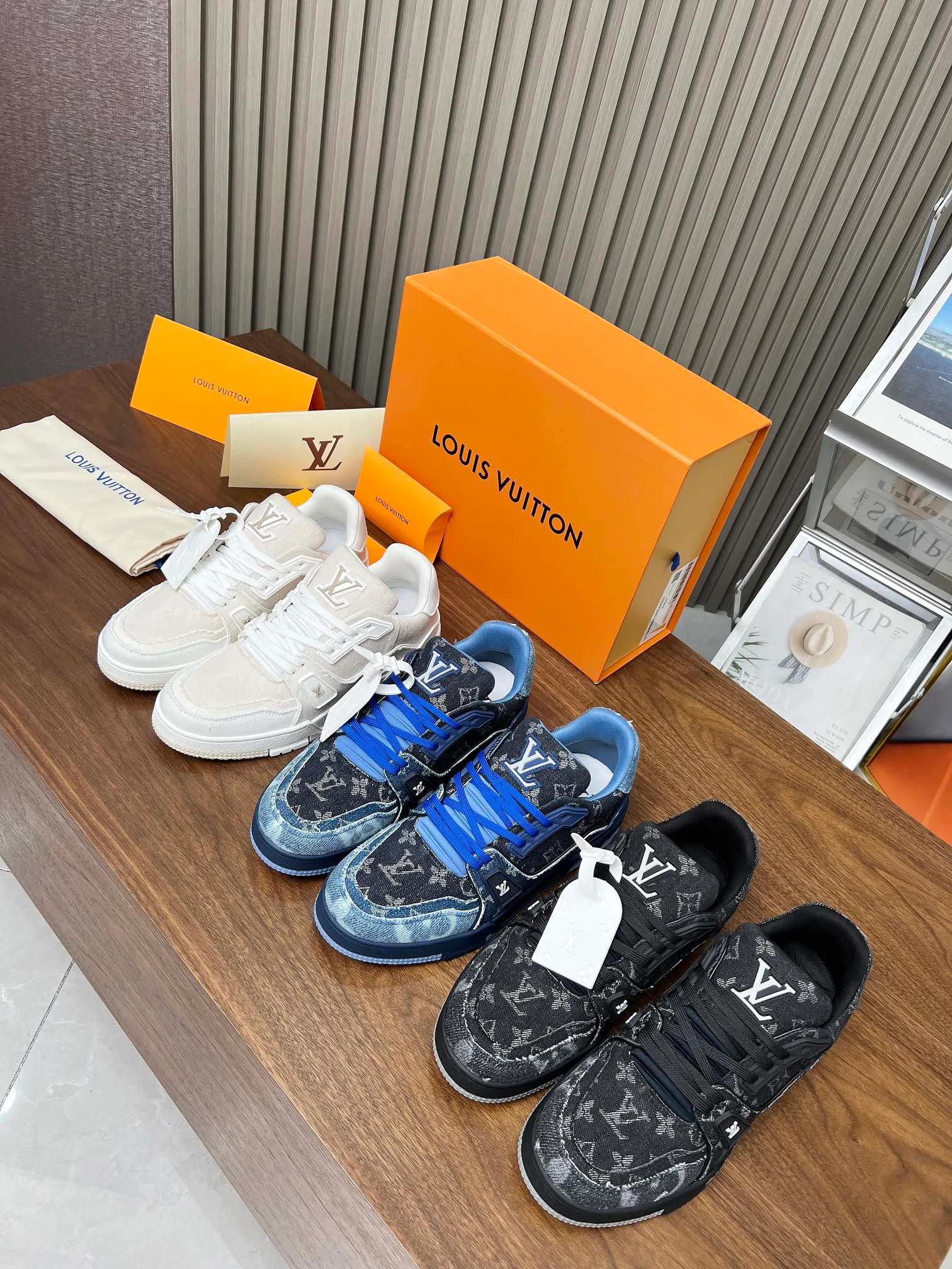 Кроссовки Женские Louis Vuitton 1974744