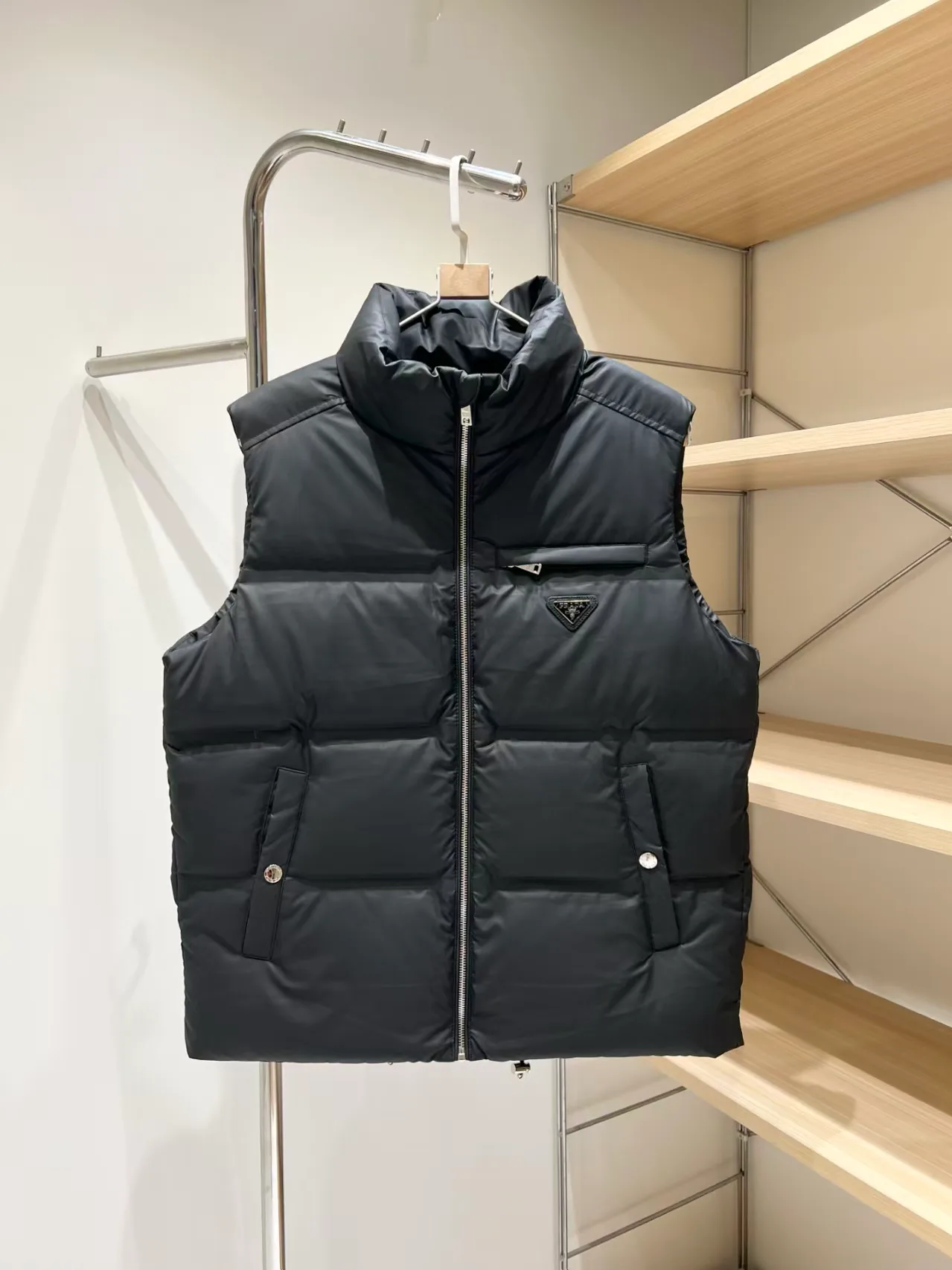 Жилеты Женские Prada 18131399