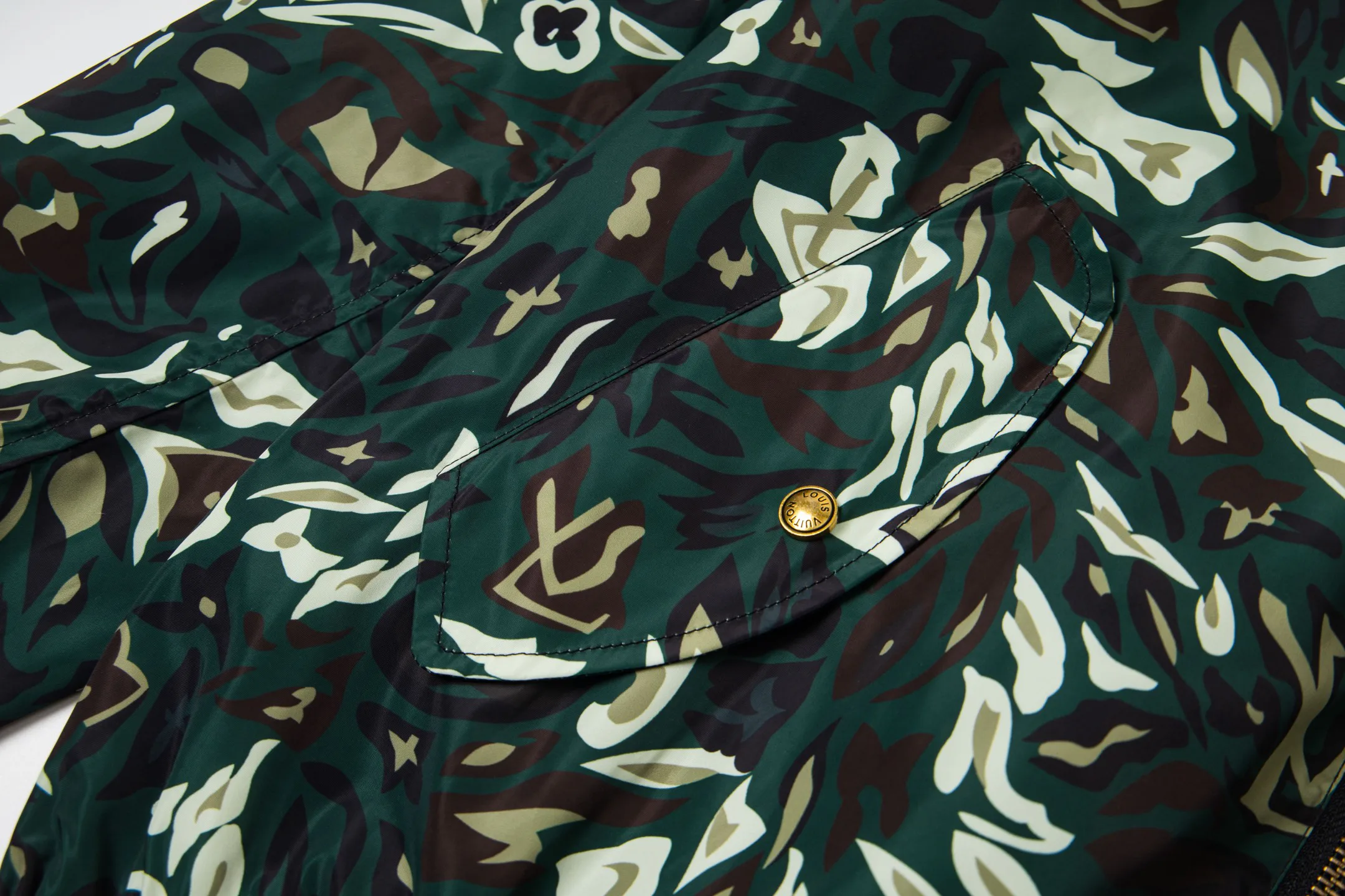 Куртки И Пуховики Женские Louis Vuitton 790037