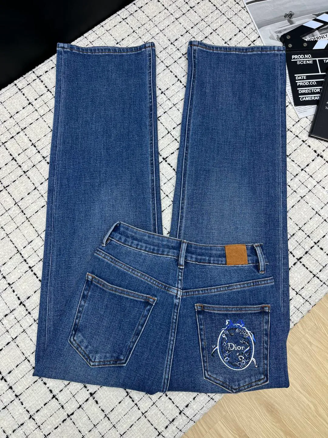 Джинсы Женские Christian Dior 18885562