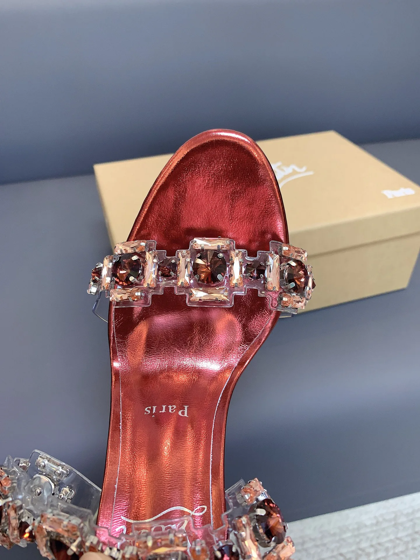 Босоножки Женские Christian Louboutin 17656593