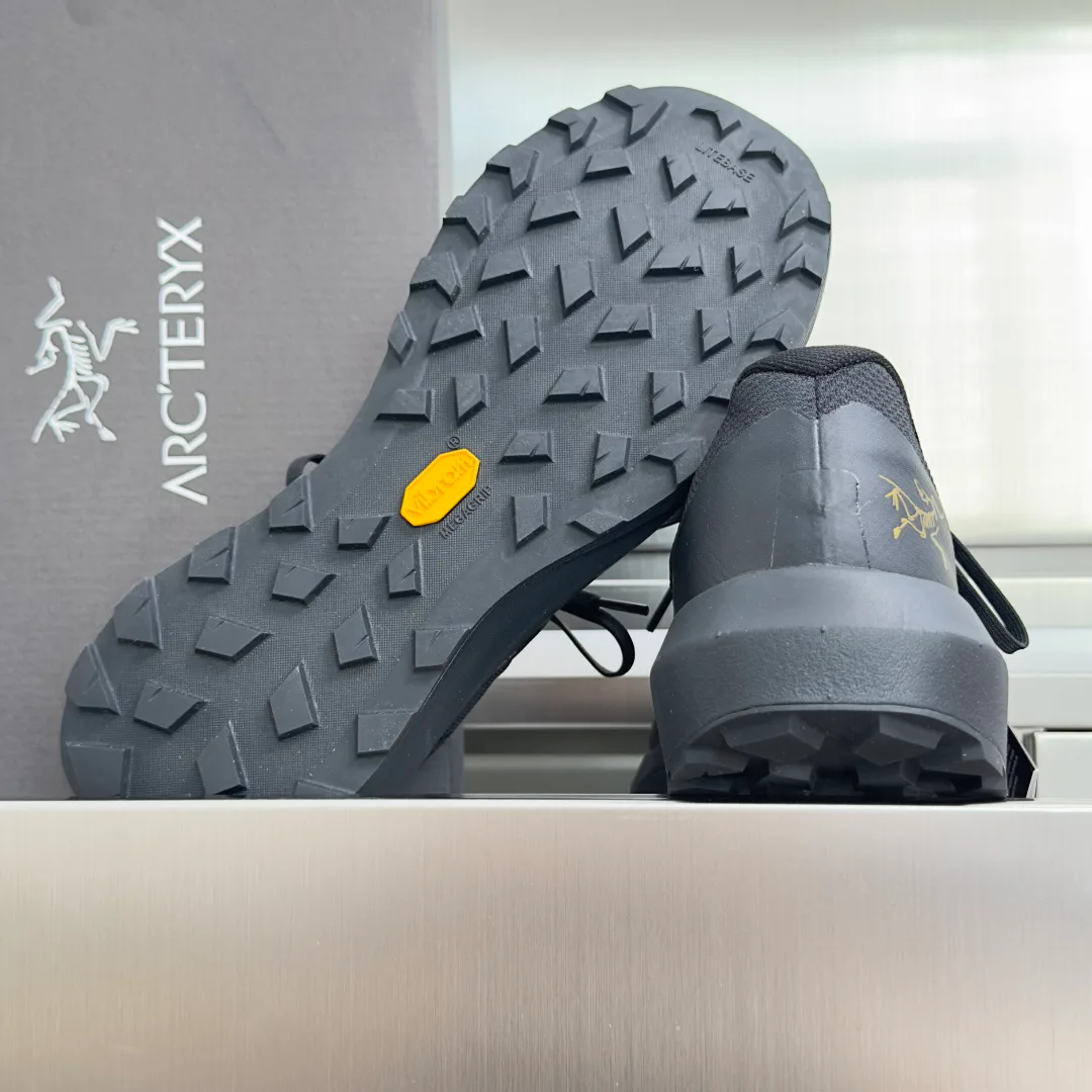 Кроссовки Женские Arcteryx 17415466