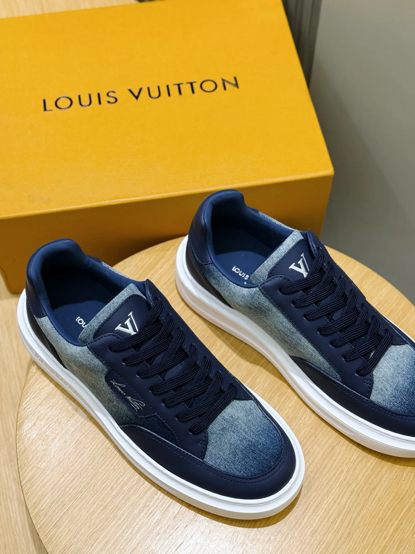 Кроссовки Мужские Louis Vuitton 19384611