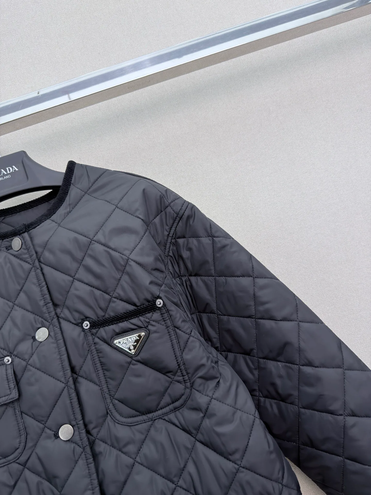 Куртки И Пуховики Женские Prada 18790474