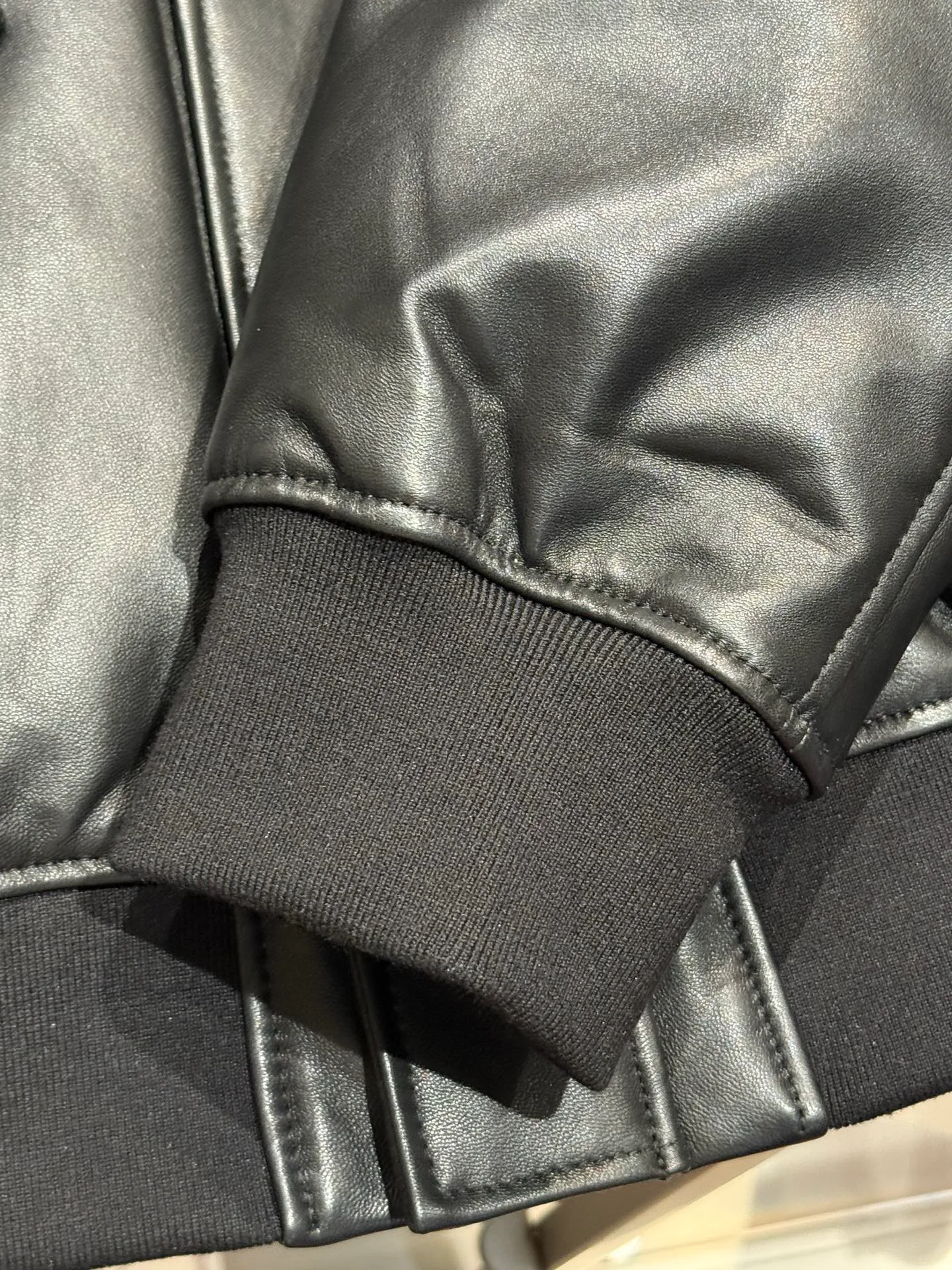 Кожаные Куртки И Дублёнки Мужские Saint Laurent 715784