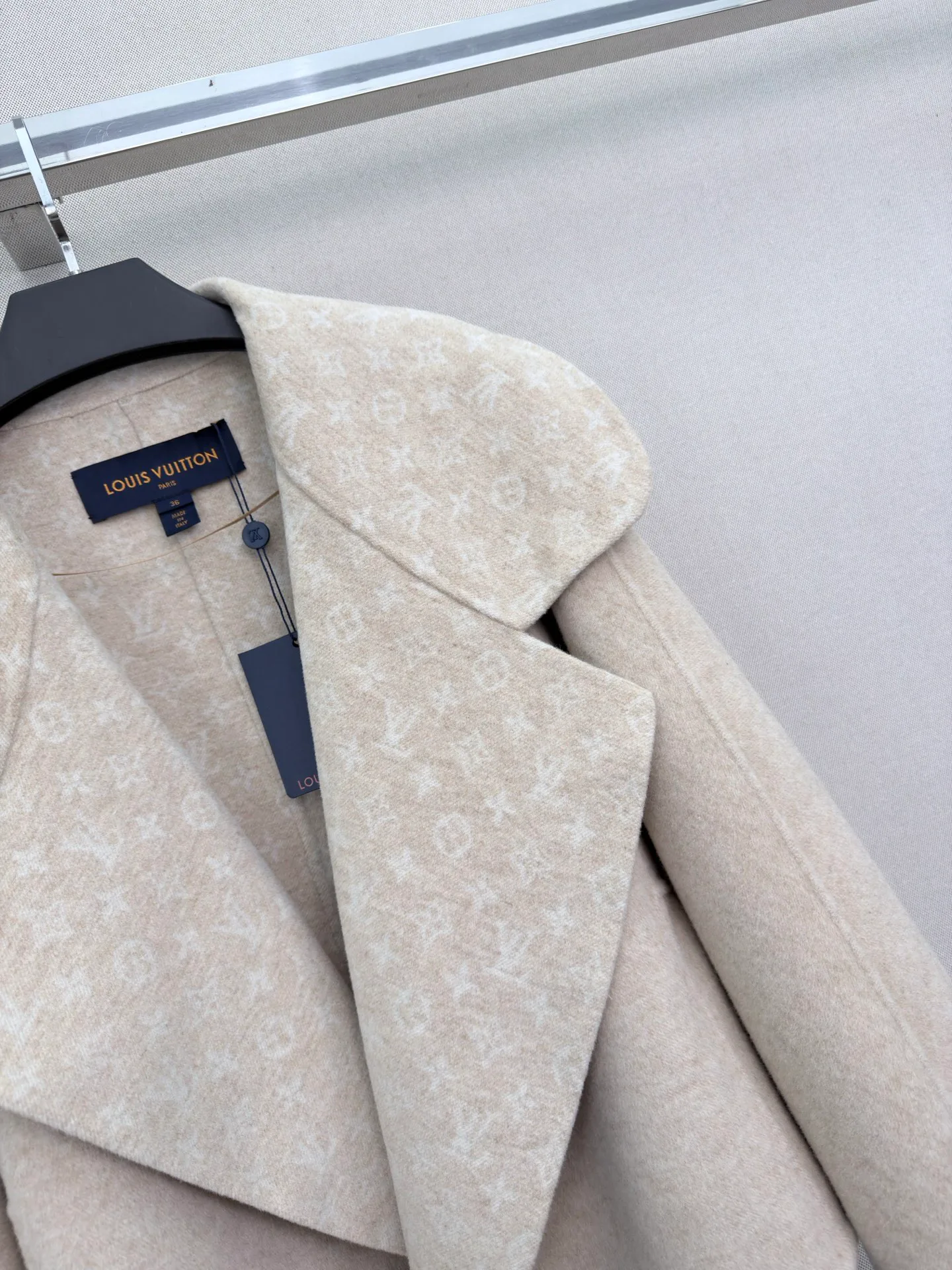 Пальто Женские Louis Vuitton 18506406