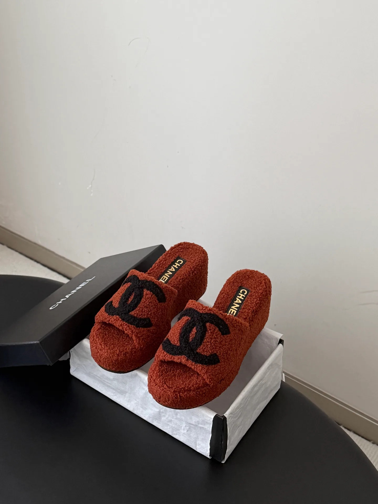 Тапочки Женские Chanel 18700079