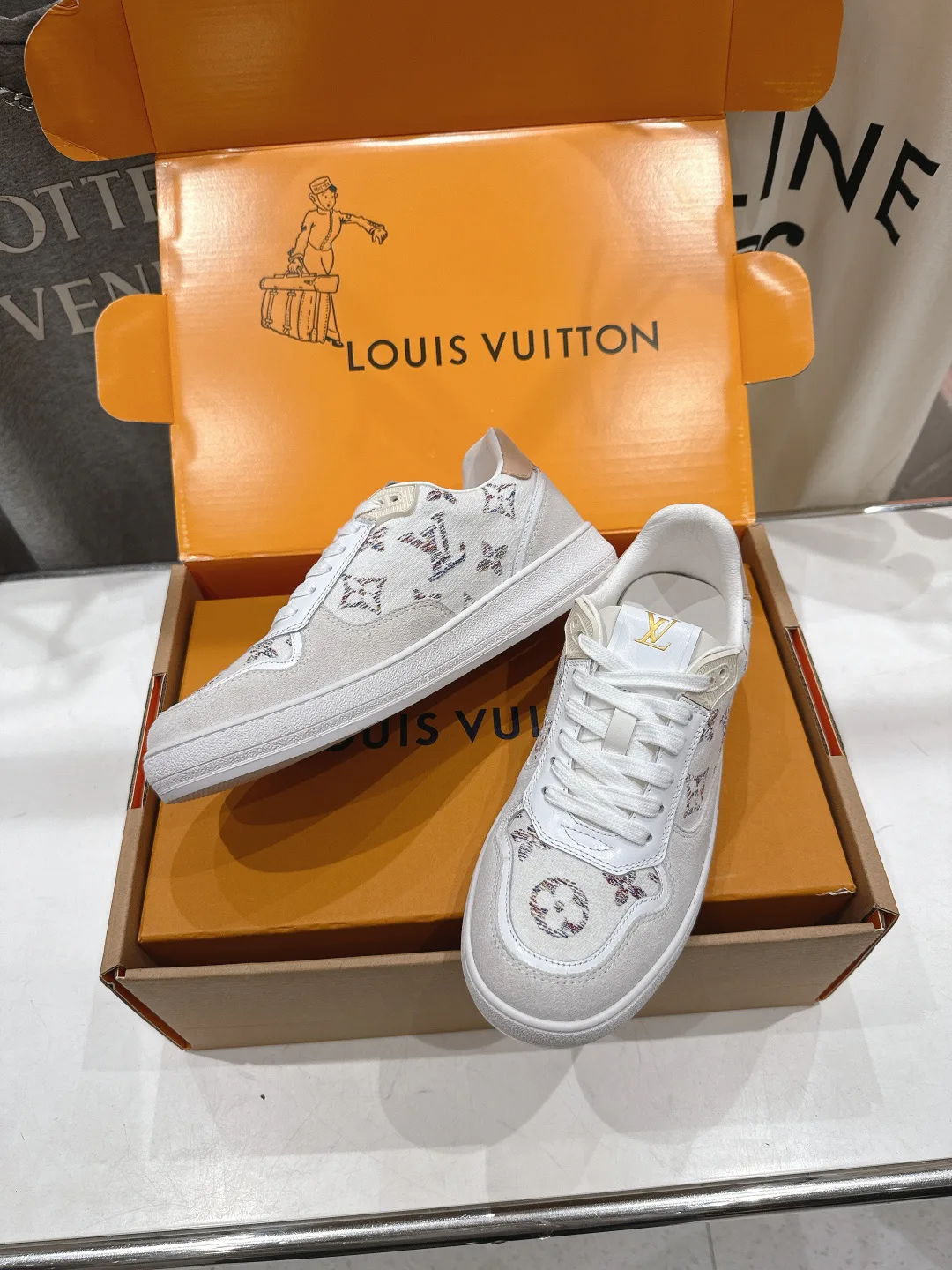 Кроссовки Женские Louis Vuitton 1056442