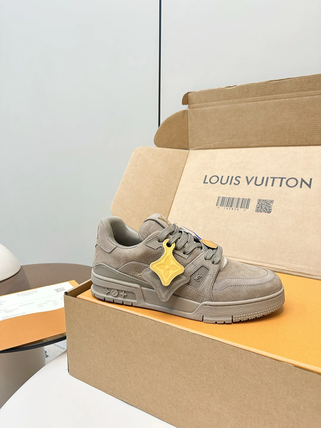 Кроссовки Женские Louis Vuitton 11778724