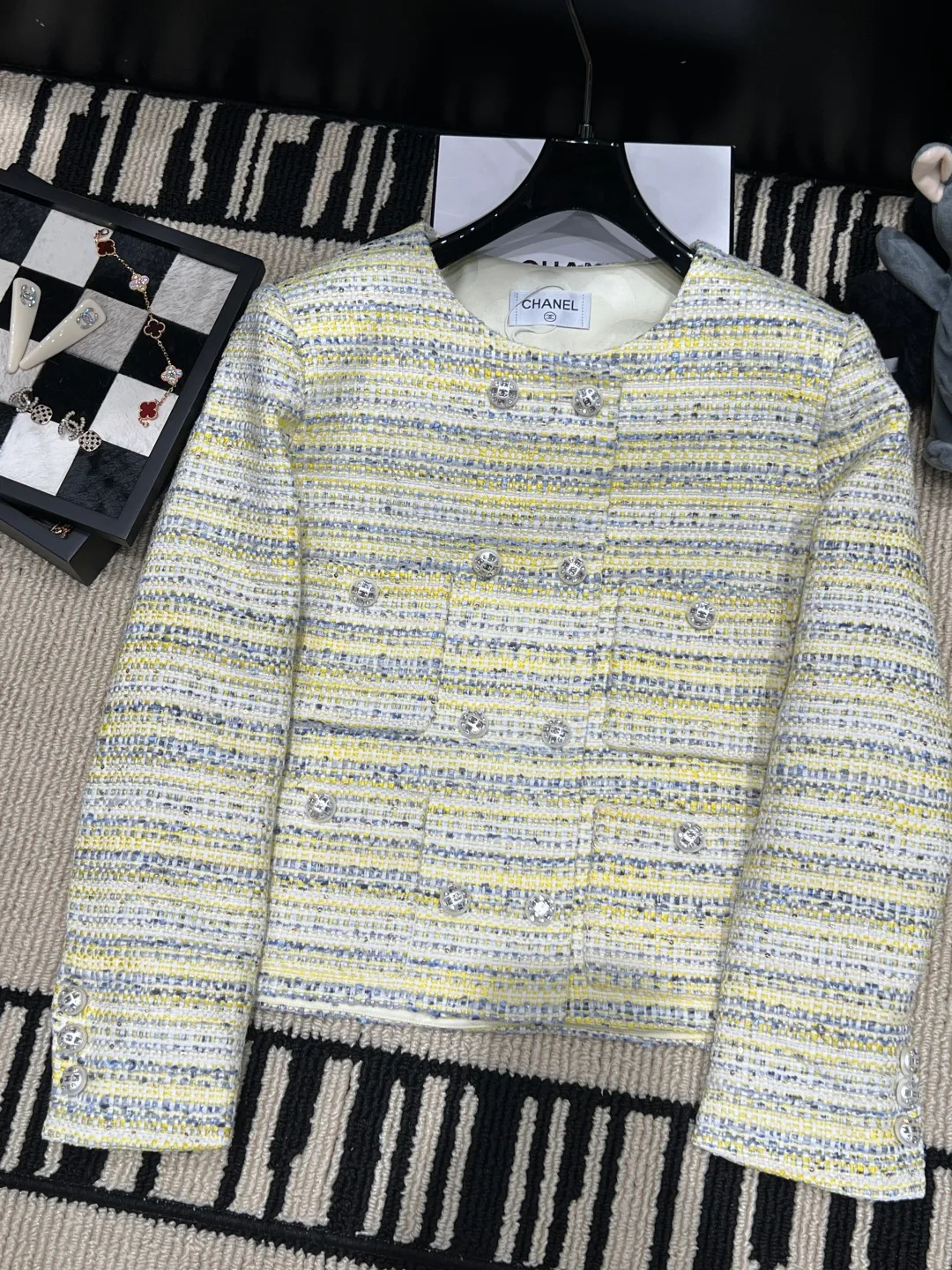 Жакеты Женские Chanel 17633418