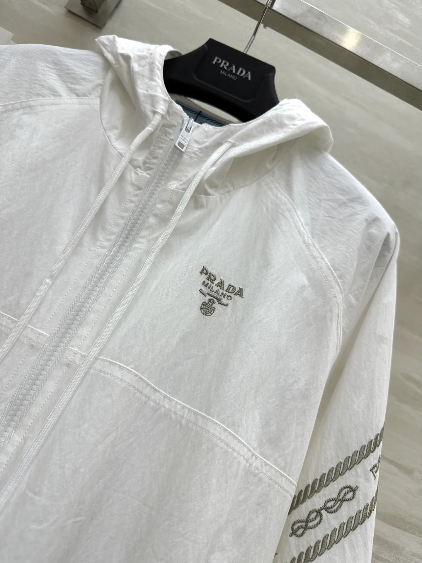 Куртки И Пуховики Женские Prada 10548