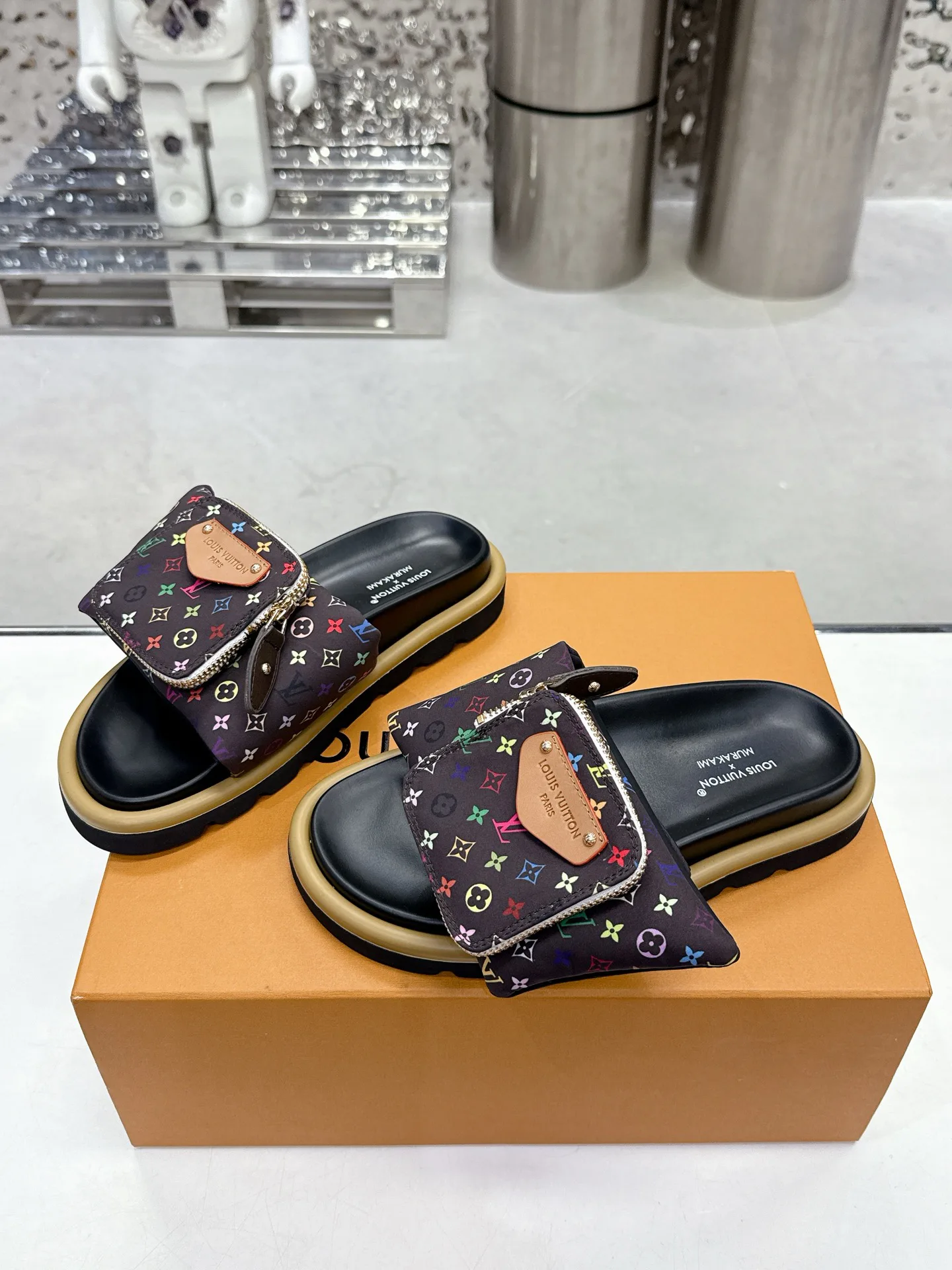 Шлепанцы Женские Louis Vuitton 10060937