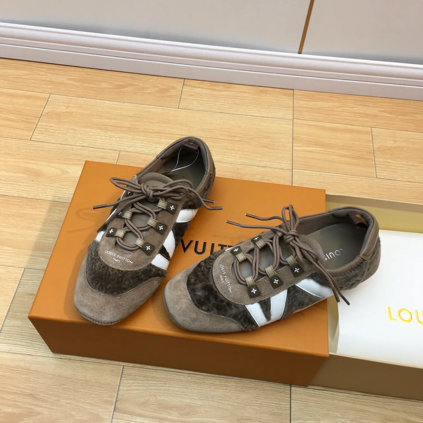 Кроссовки Женские Louis Vuitton 732222