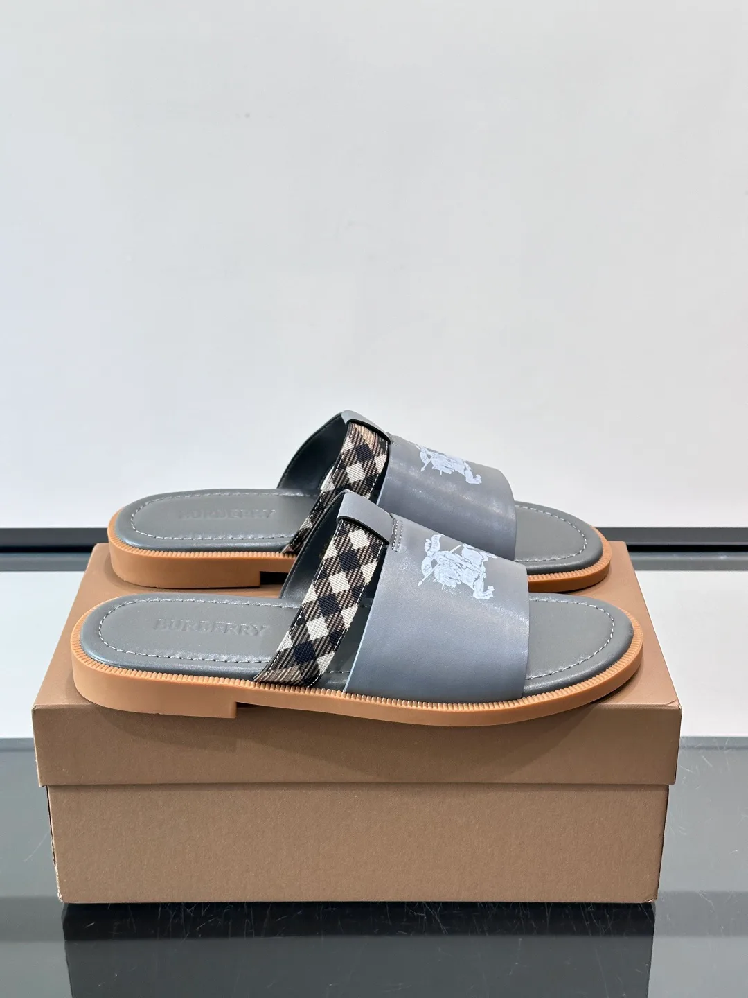 Сандалии Мужские Burberry 13546929