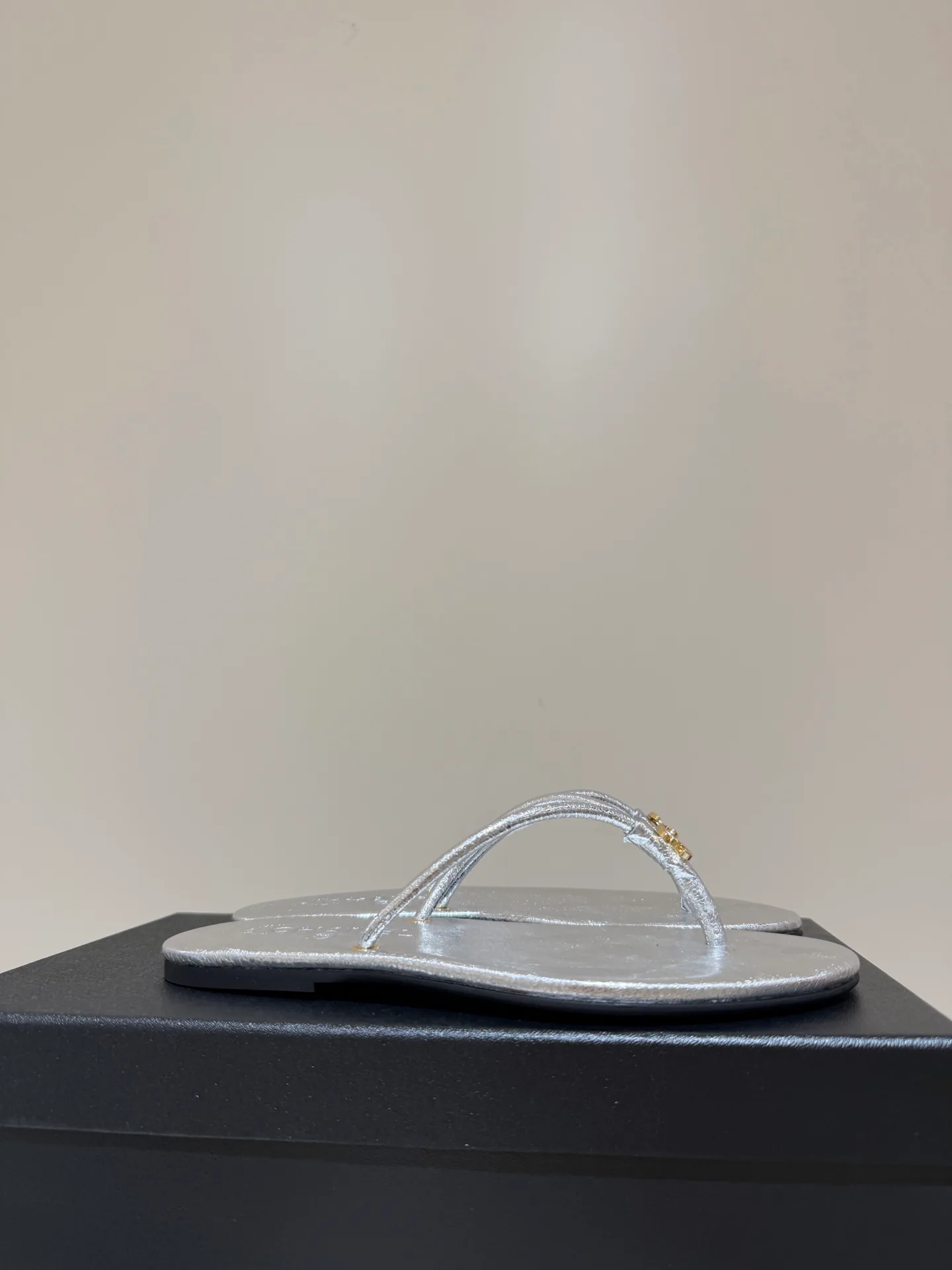 Шлепанцы Женские Chanel 12843826