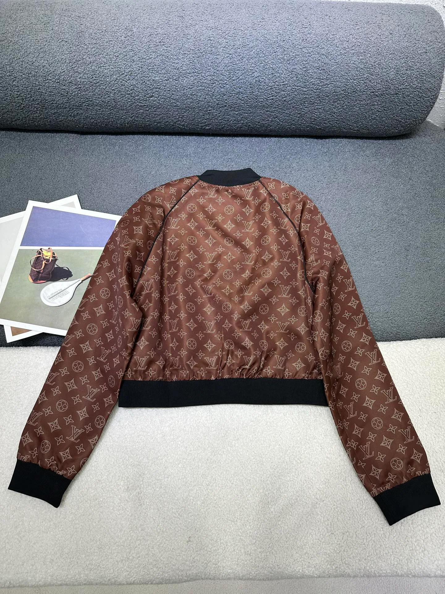 Куртки И Пуховики Женские Louis Vuitton 18396732