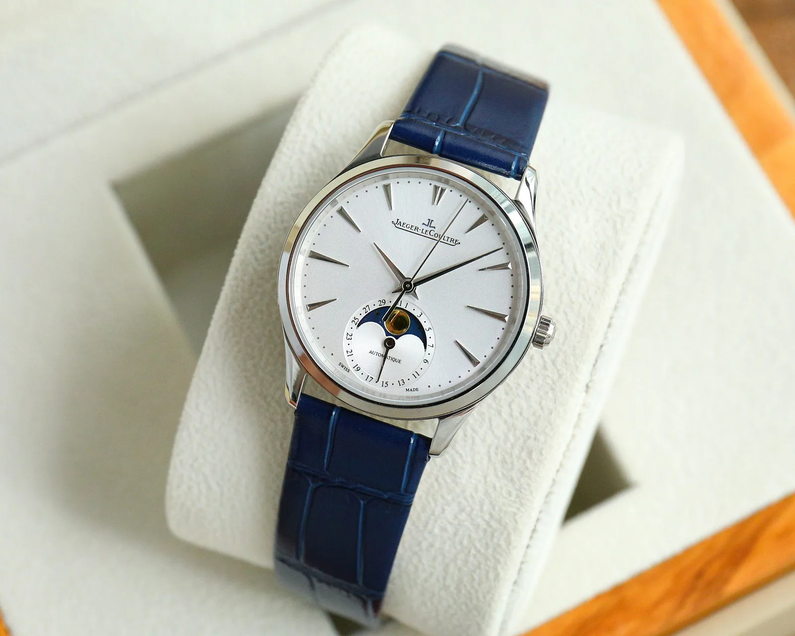 Часы Женские Jaeger-Lecoultre 18233883